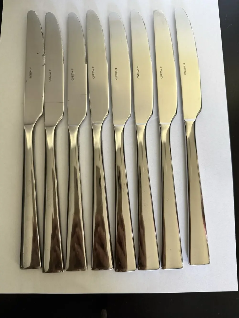 Oneida Moda Stainless Steel Dinner Knives Glossy Flatware Set of 8